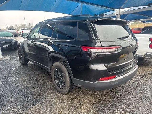 2024 Jeep Grand Cherokee Altitude photo 2