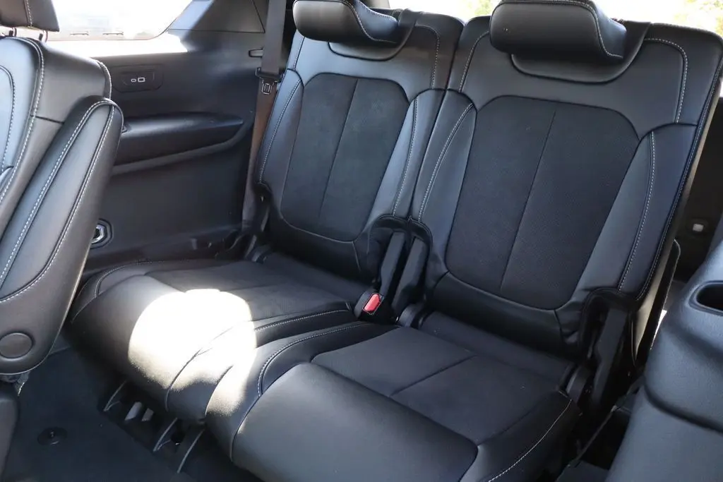 2024 Jeep Grand Cherokee Laredo photo 38
