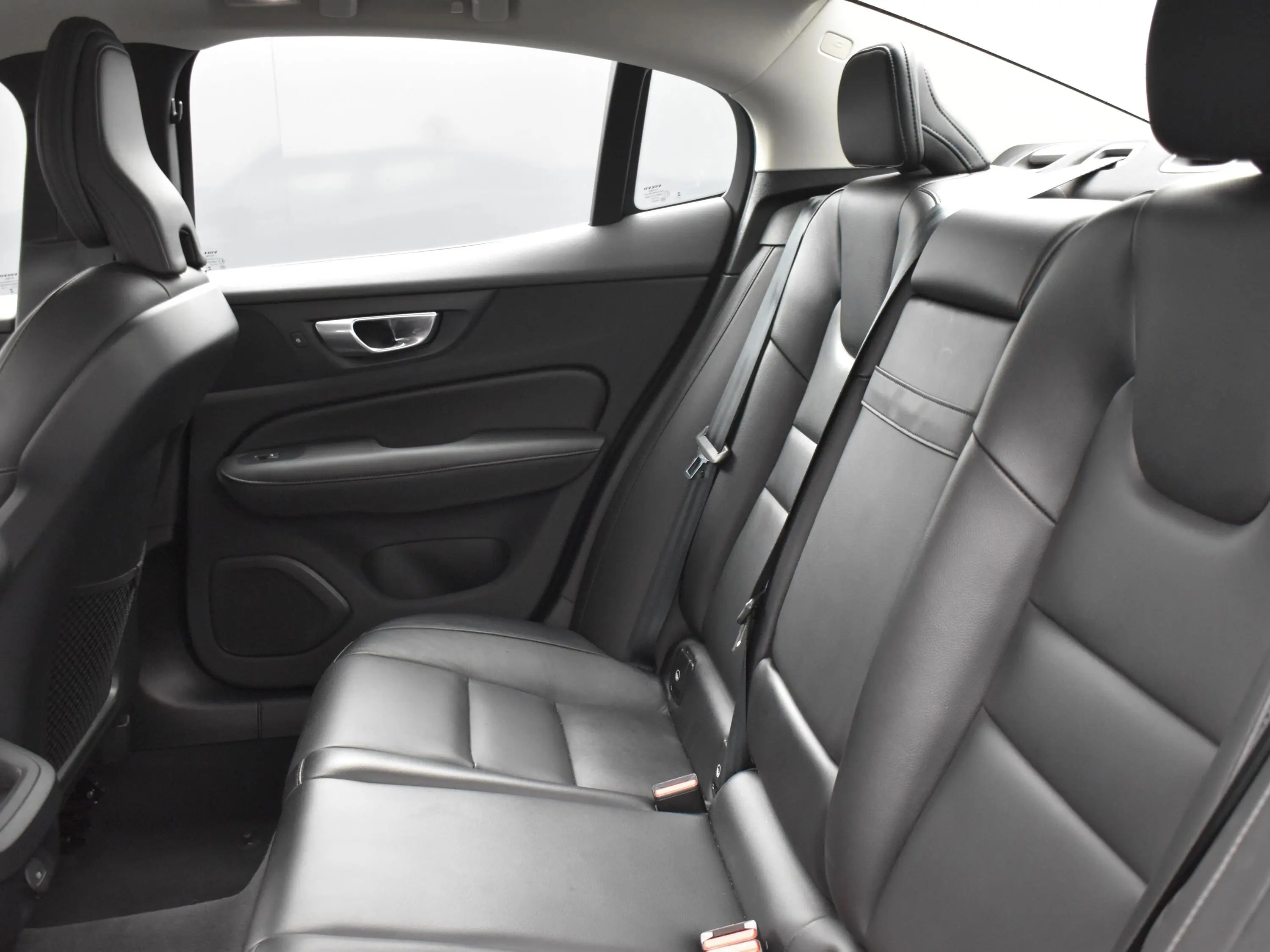 2024 Volvo S60 B5 AWD Core photo 9