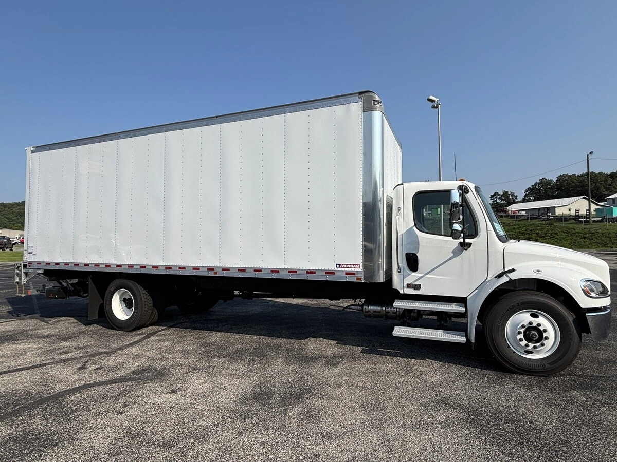 2026 Freightliner M2 106 — photo 4