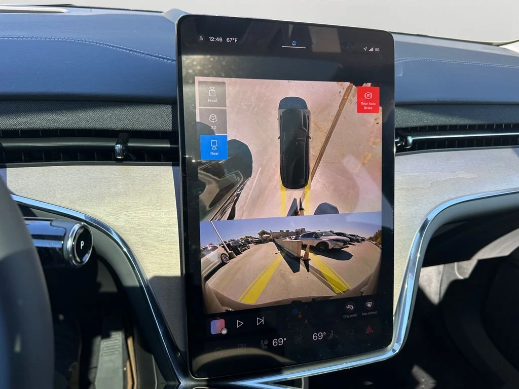 2025 Volvo - image 20