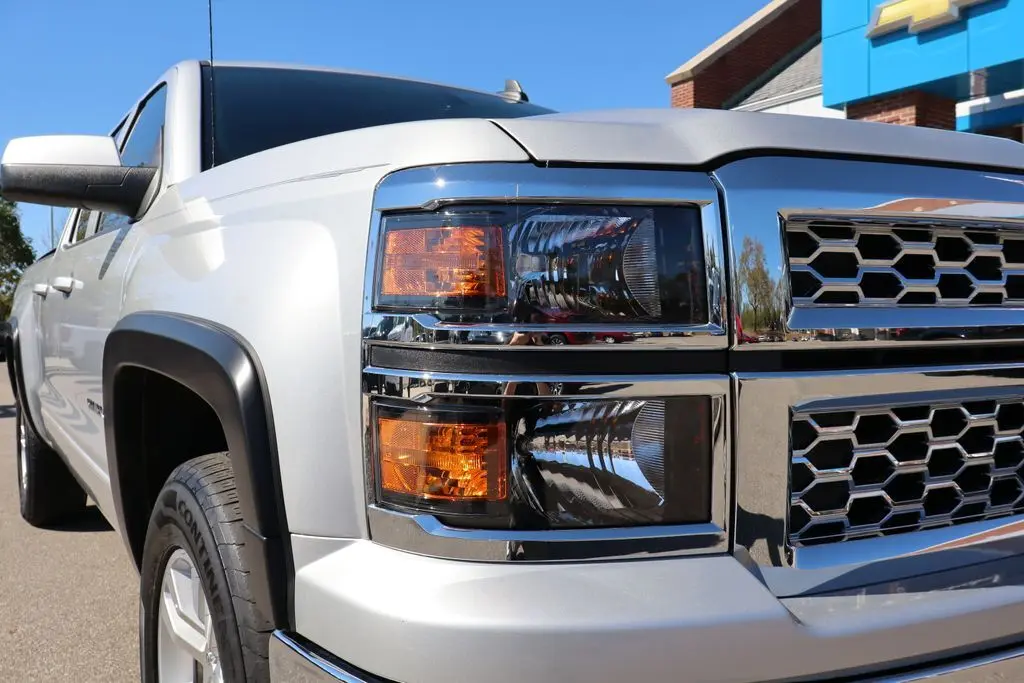 2015 Chevrolet Silverado LT photo 3