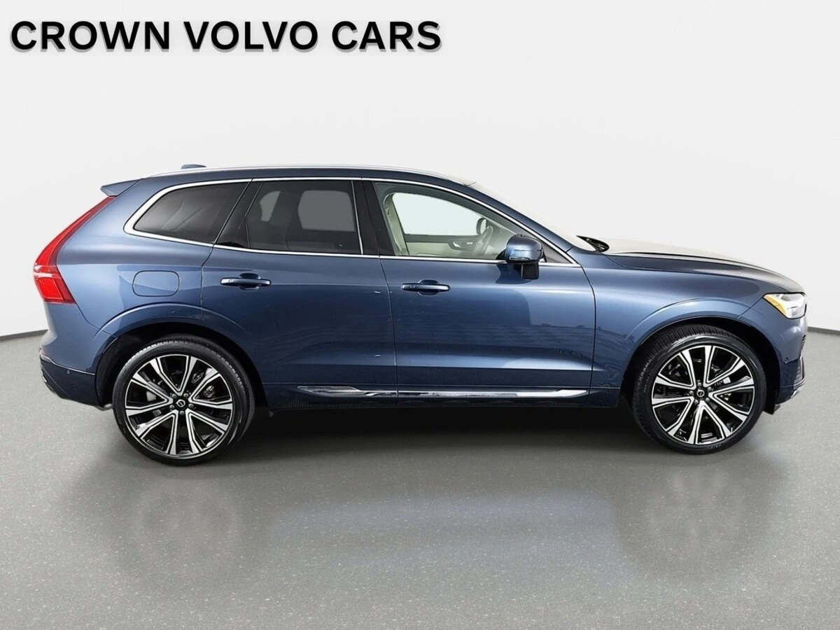 2023 Volvo - image 4