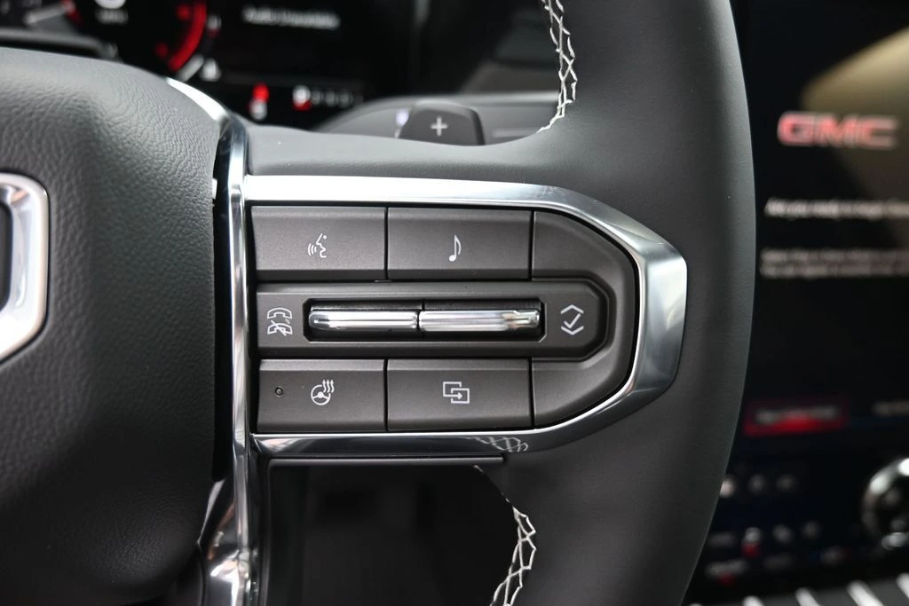 2026 GMC Acadia Denali - Photo 18