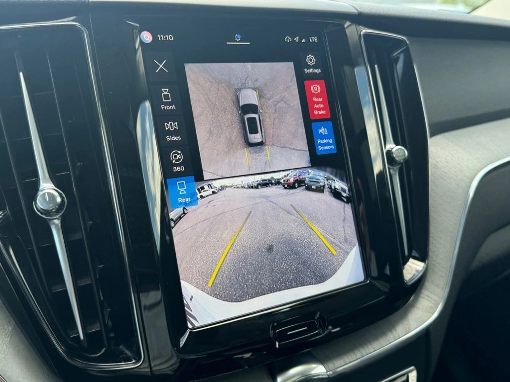 2025 Volvo XC60 Plus - Photo 35