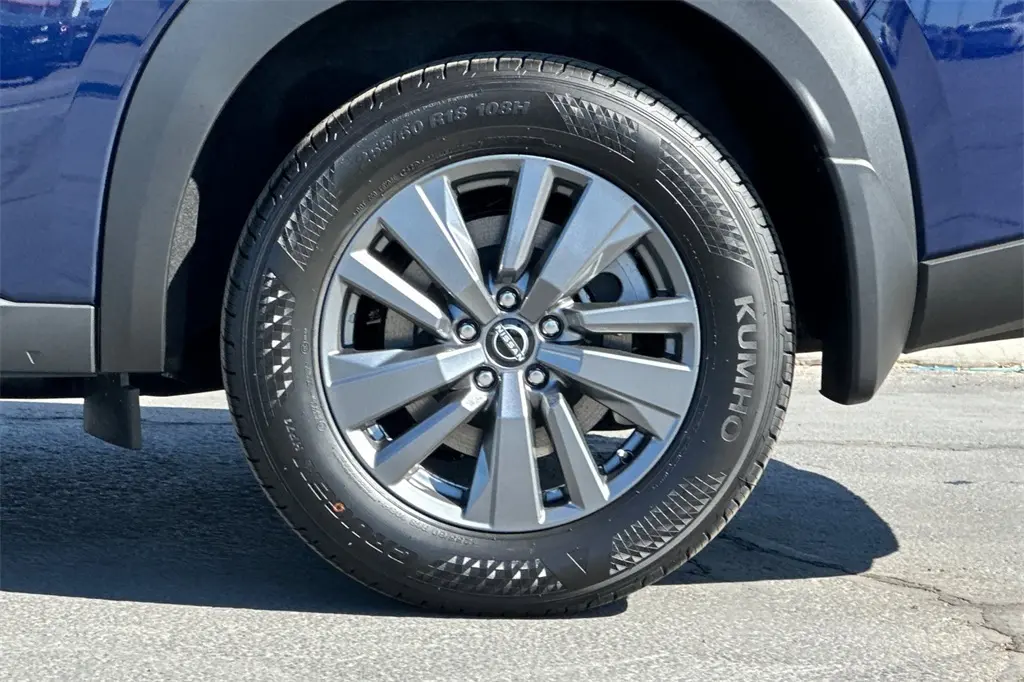 2025 Nissan Pathfinder SV photo 25