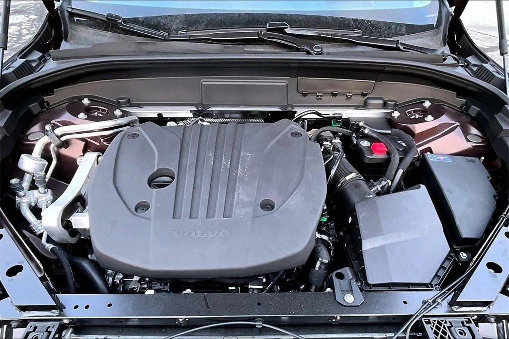 2026 Volvo - image 12