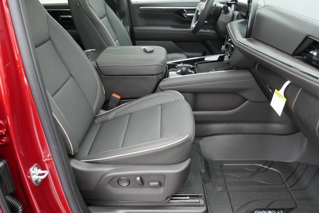 2026 Chevrolet Suburban Premier - Photo 21