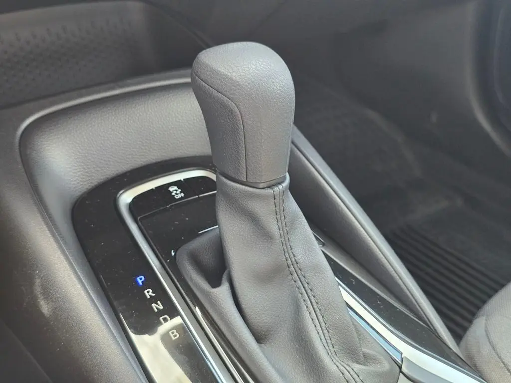 2025 Toyota Corolla LE photo 24