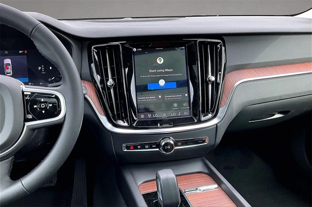 2026 Volvo - image 6