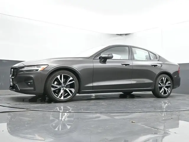 2024 Volvo S60 B5 Core photo 32