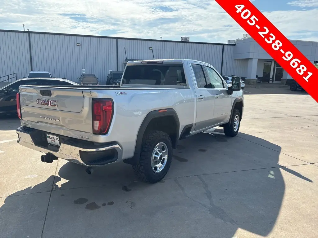 2022 Gmc Sierra 2500 HD SLE photo 3