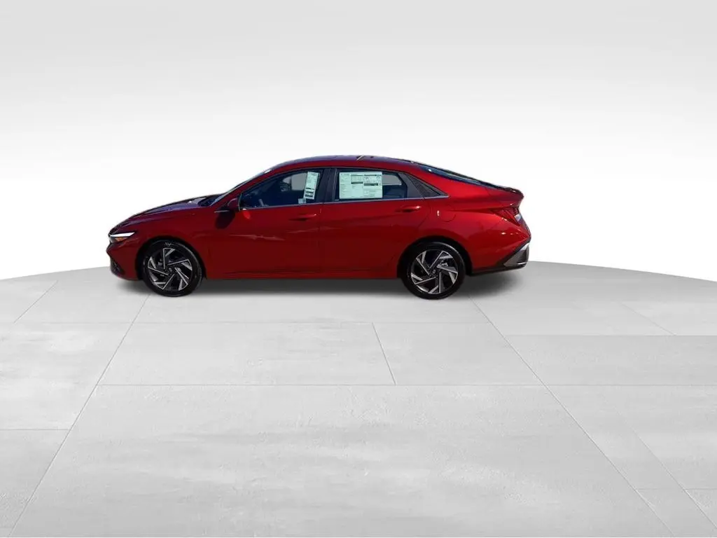 2025 Hyundai Elantra SEL Convenience photo 3
