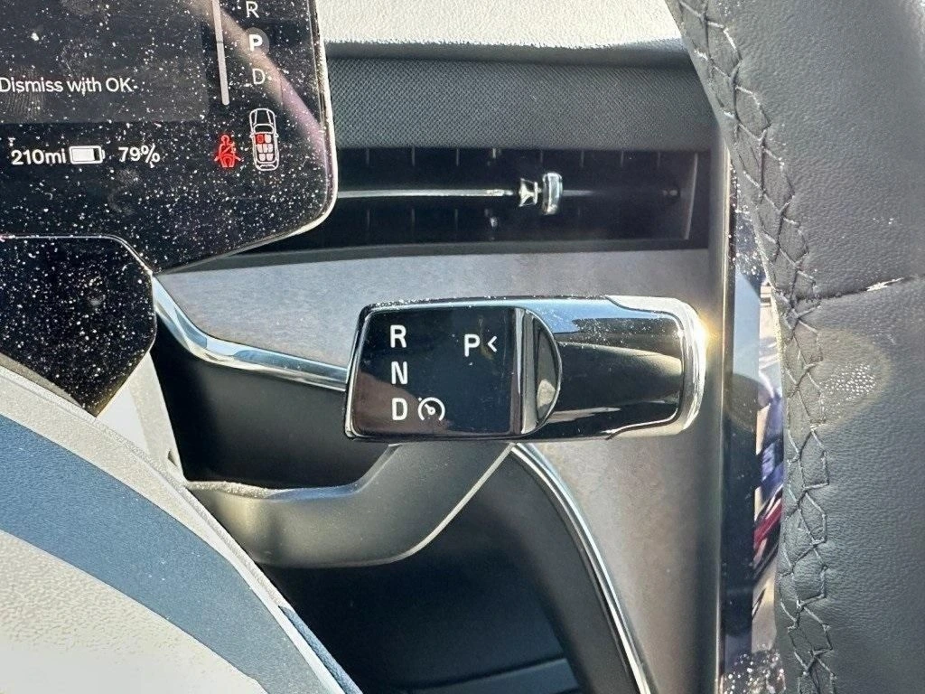 2025 Volvo - image 20