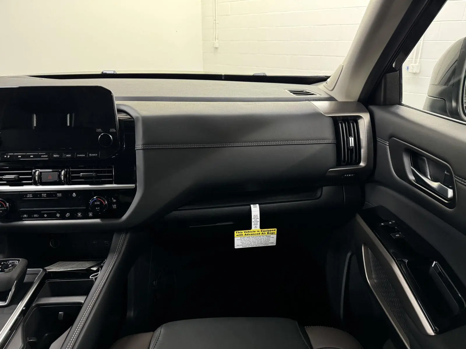 2025 Nissan Pathfinder Platinum photo 15