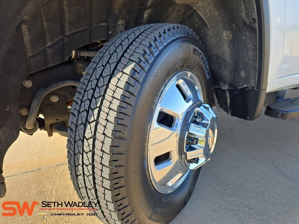 2025 Chevrolet Silverado 3500HD LT - Photo 30