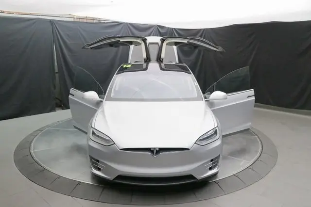 2016 Tesla Model X 90D photo 14