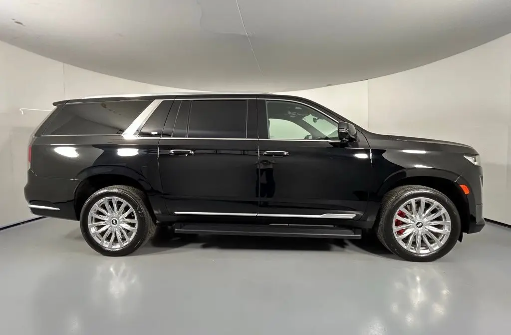 2022 Cadillac Escalade ESV Premium Luxury photo 5