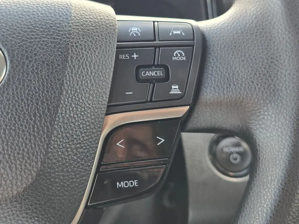 2025 Toyota Camry LE photo 28