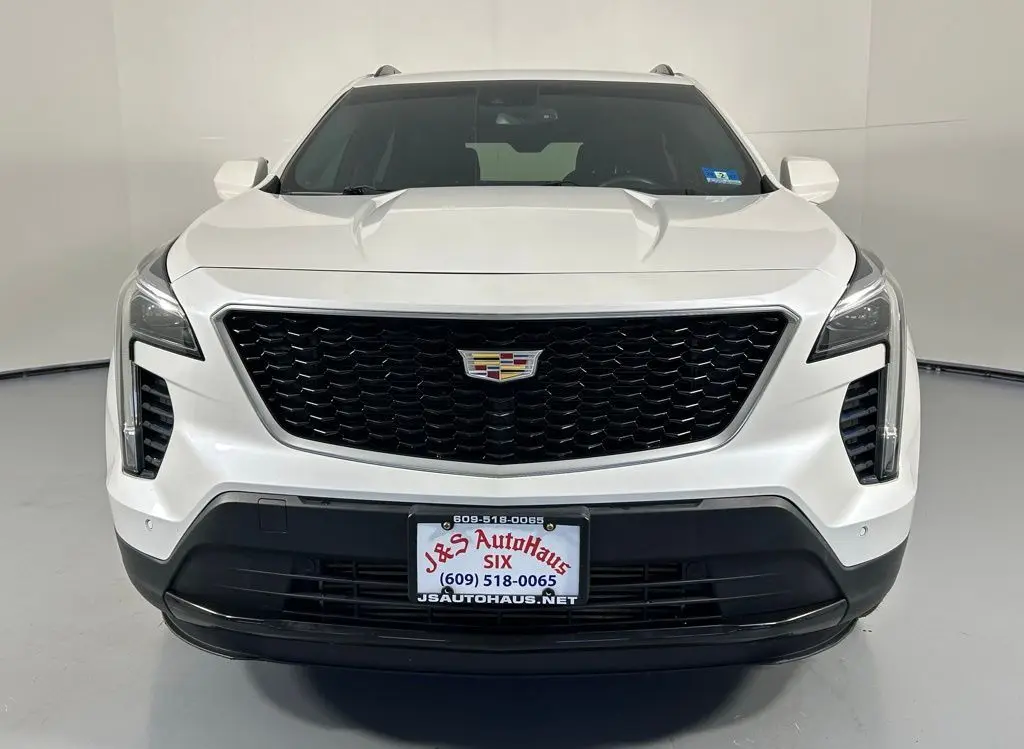 2020 Cadillac XT4 Sport photo 2