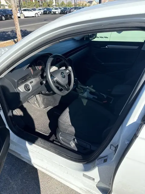2021 Volkswagen Passat 2.0T S photo 4