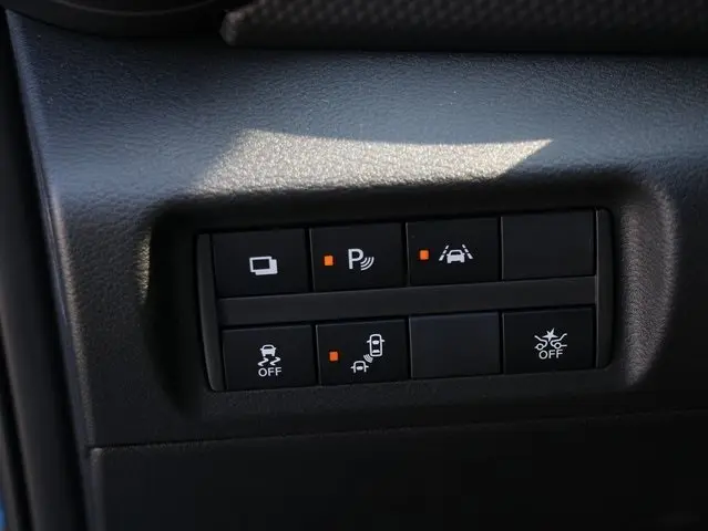 2025 Nissan Kicks Play S photo 21