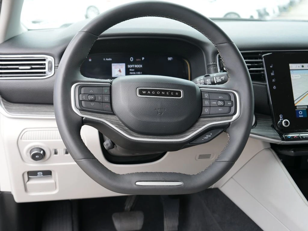 2023 Jeep Wagoneer L Series III - Photo 27