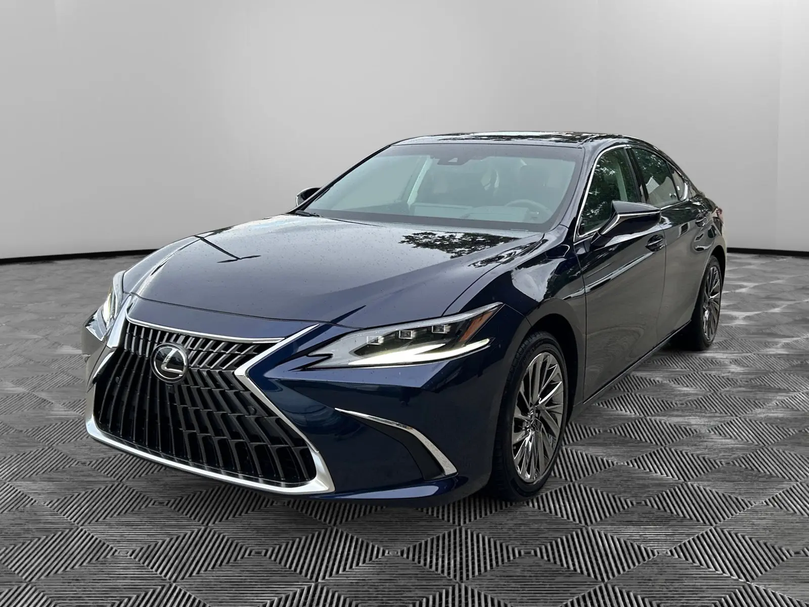 2025 Lexus ES 300h Ultra Luxury photo 7