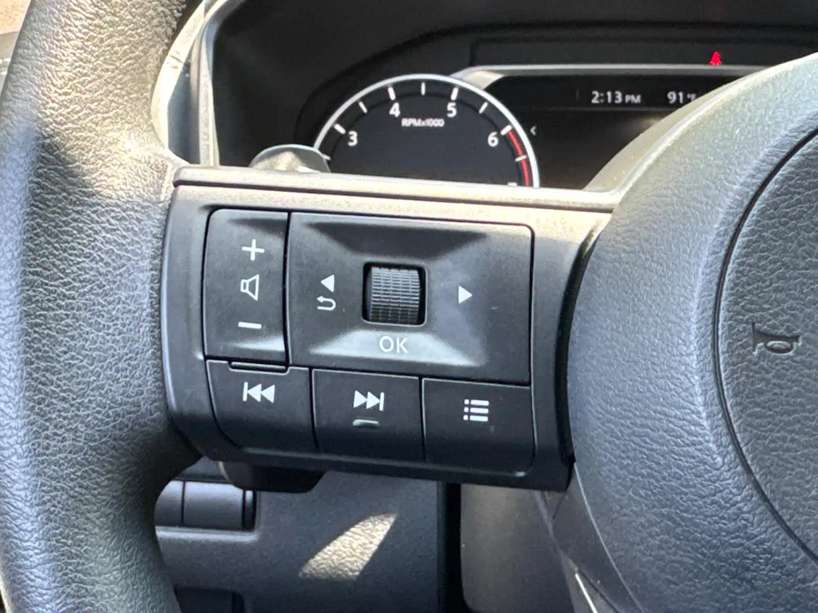 2022 Nissan Rogue S photo 20
