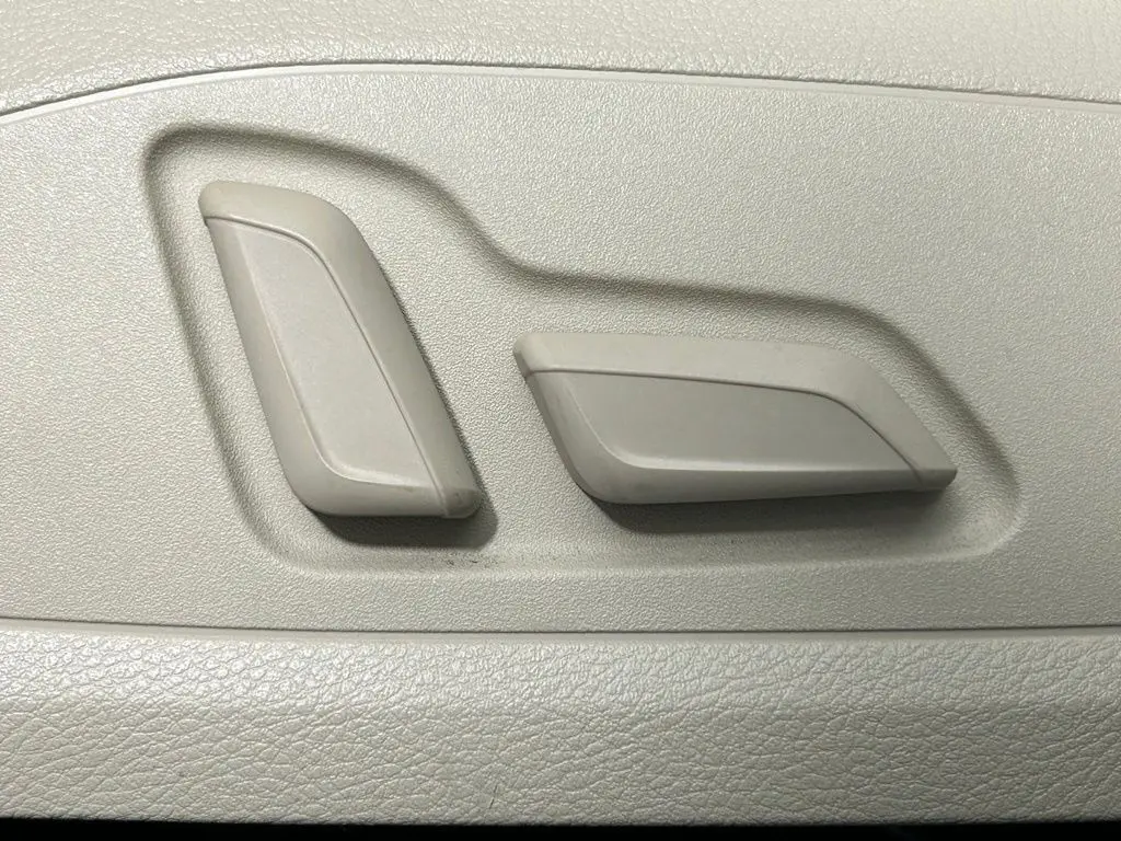 2022 Audi A4 40 Premium Quattro photo 10