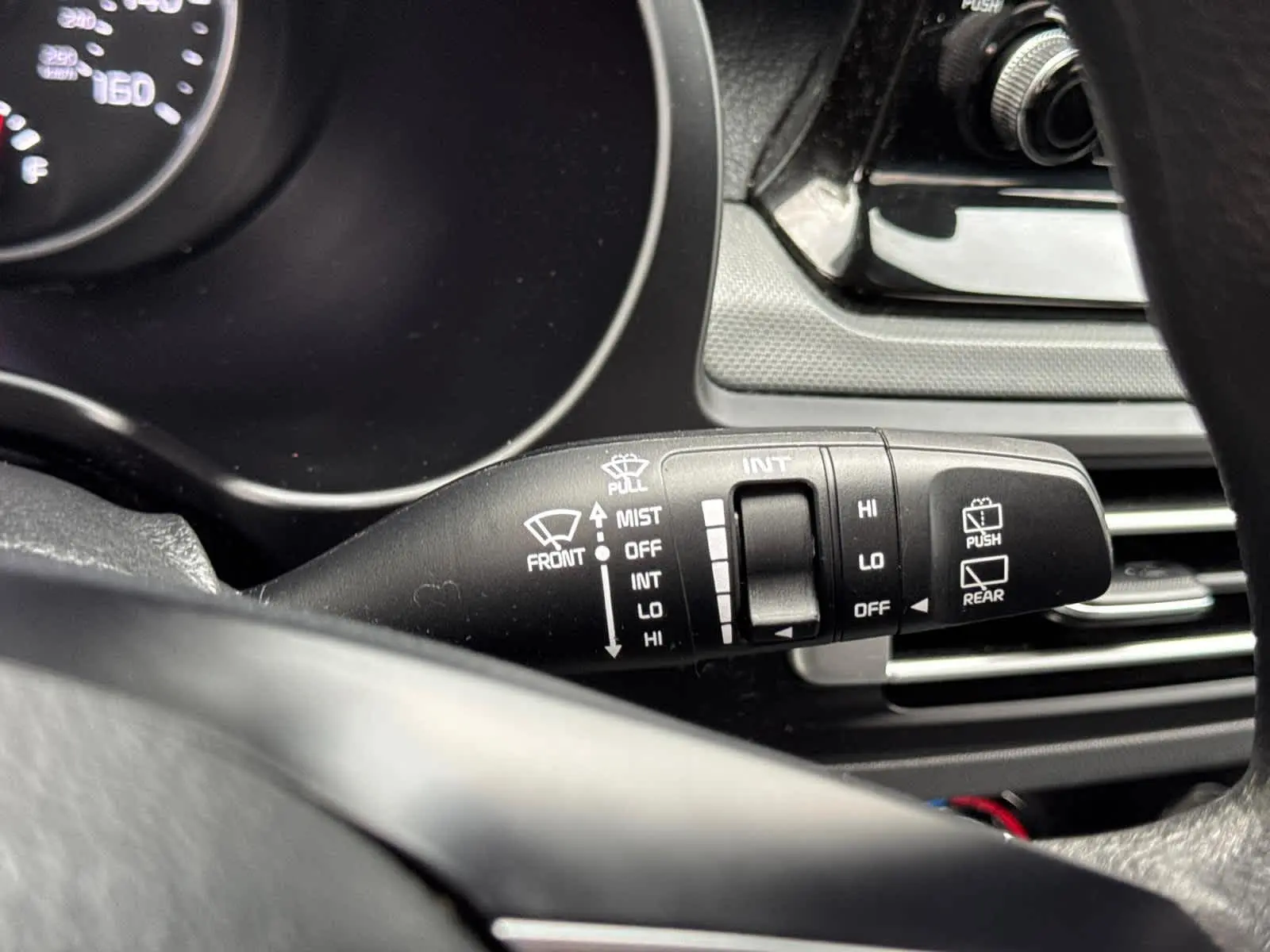2022 Kia Seltos LX photo 13