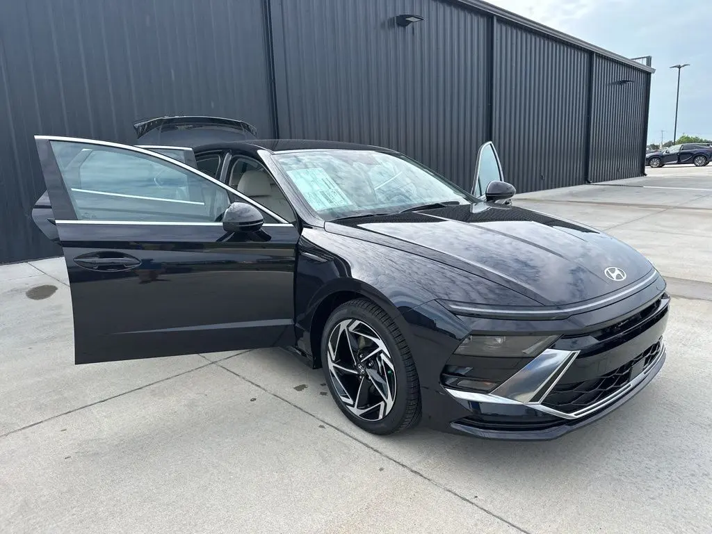 2026 Hyundai Sonata SEL Sport photo 14