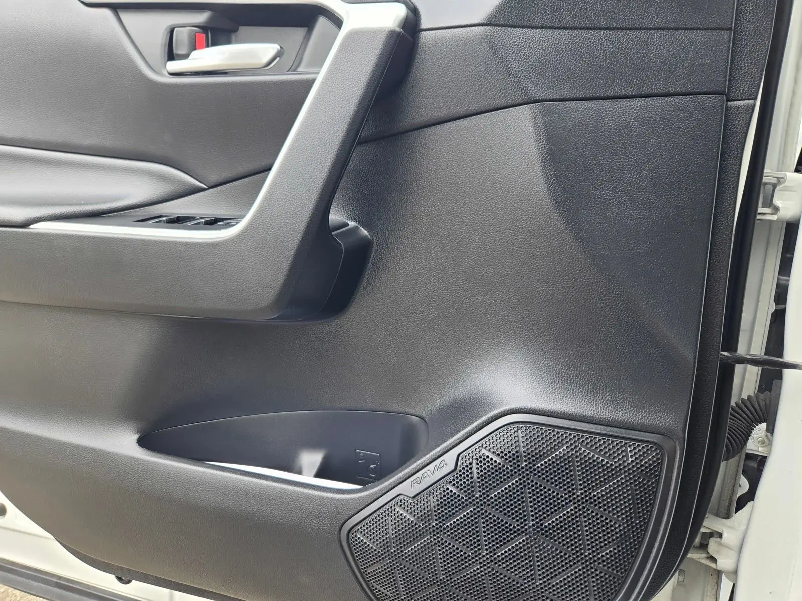 2022 Toyota RAV4 XLE photo 15