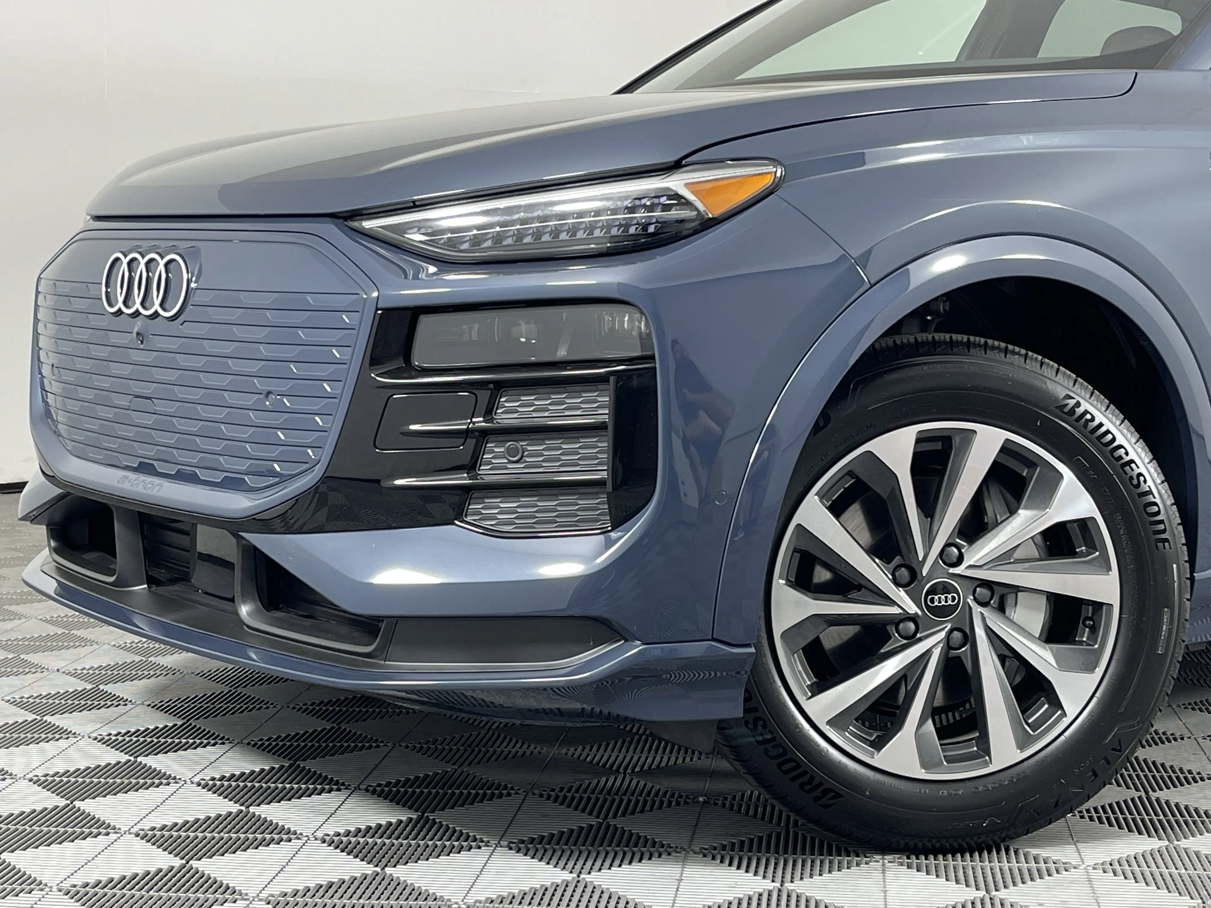 2025 Audi Q6 E-tron Premium Plus photo 5