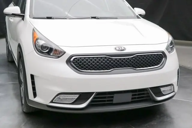 2019 Kia Niro EX Touring S photo 3