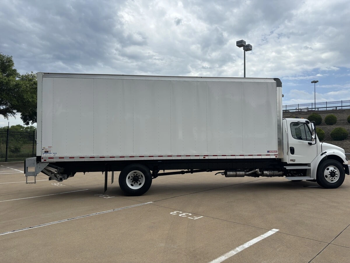 2027 Freightliner M2 106 — photo 6