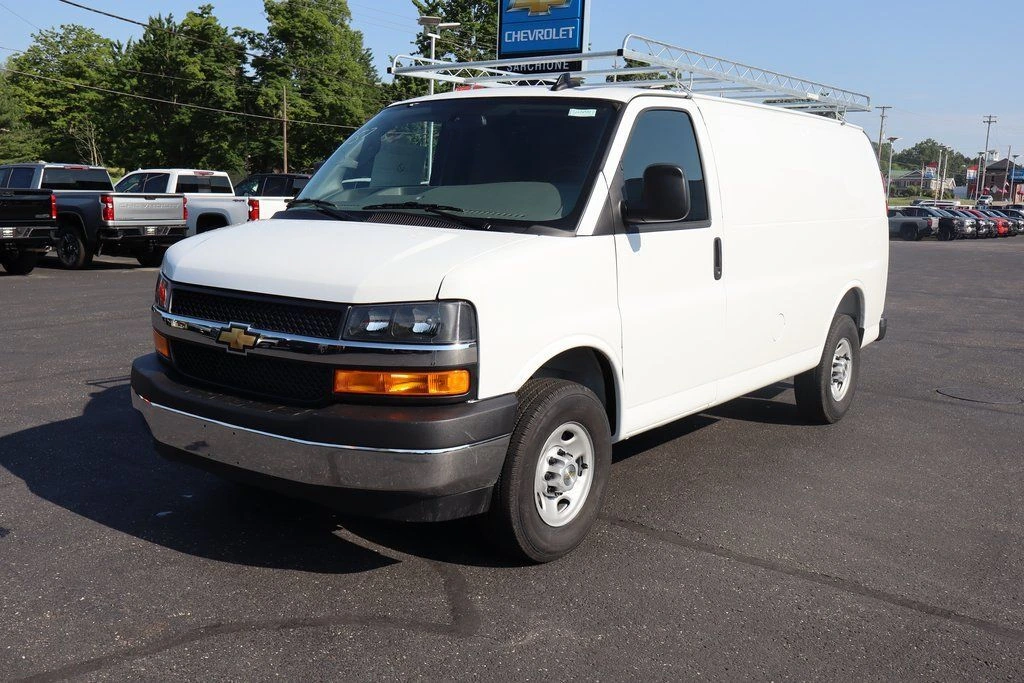 2025 Chevrolet Express Cargo Work Van - Photo 21