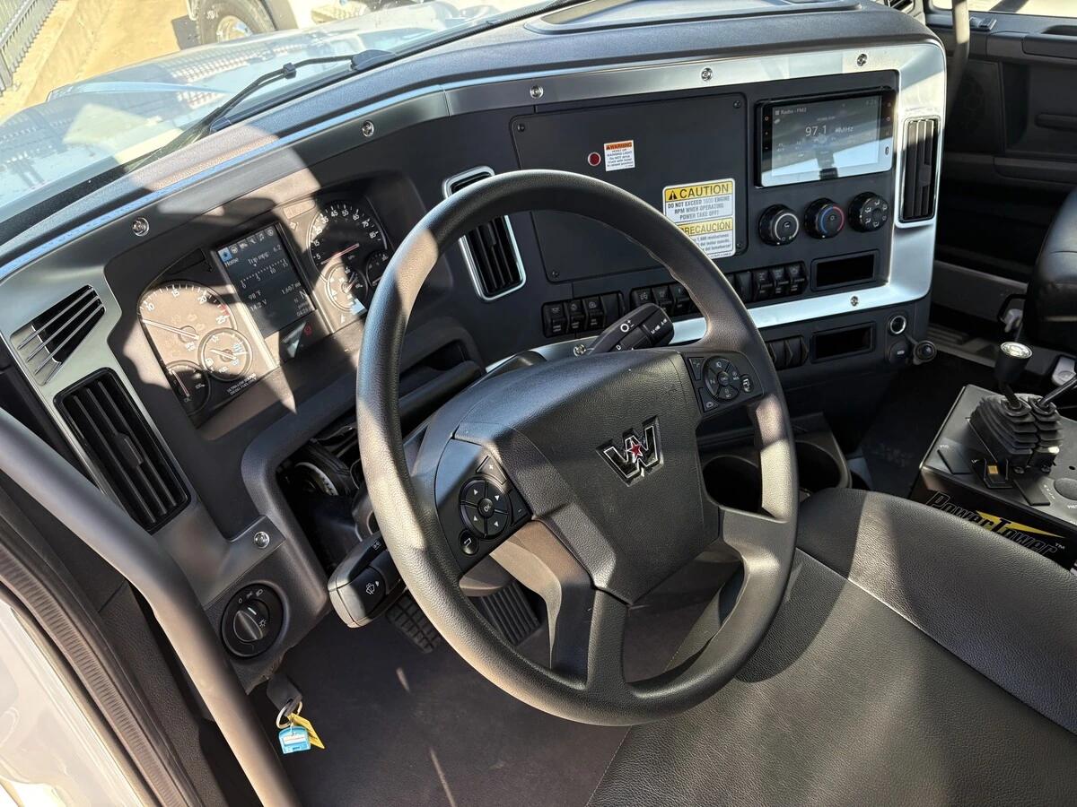 2027 Western Star 47X — photo 8