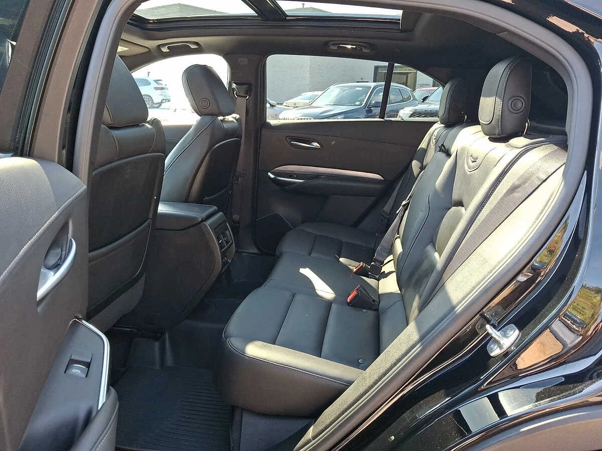 2025 Cadillac XT4 Premium Luxury - Photo 10