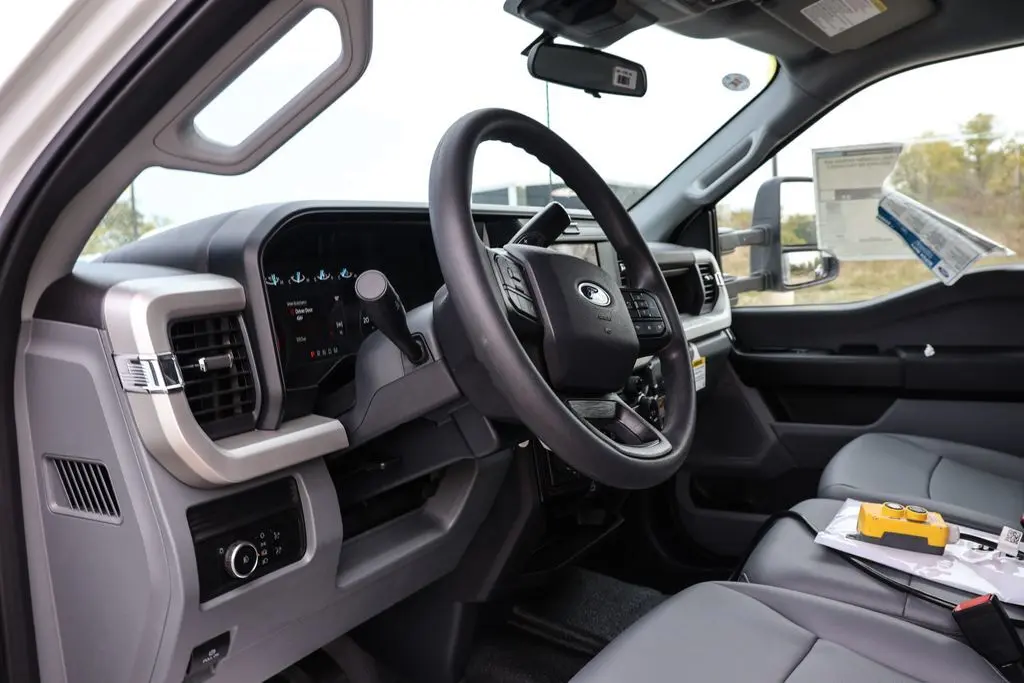 2025 Ford F-450 XL photo 14