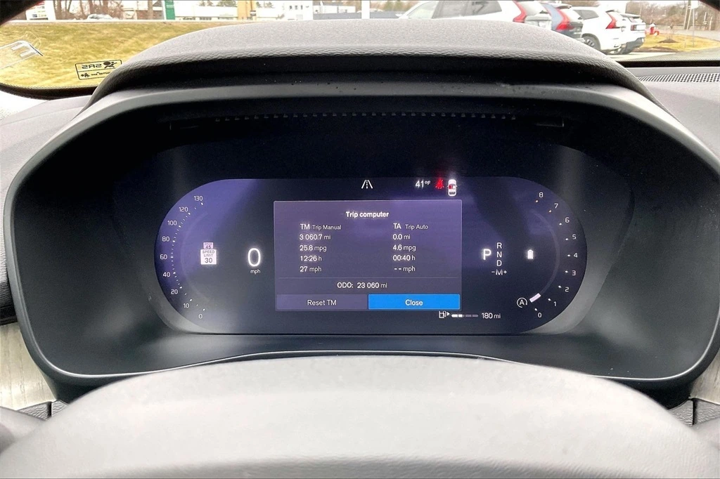 2024 Volvo - image 13