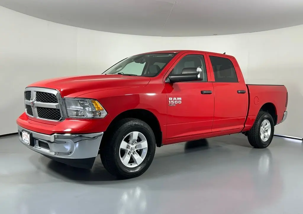 2023 Ram 1500 Classic SLT photo 3