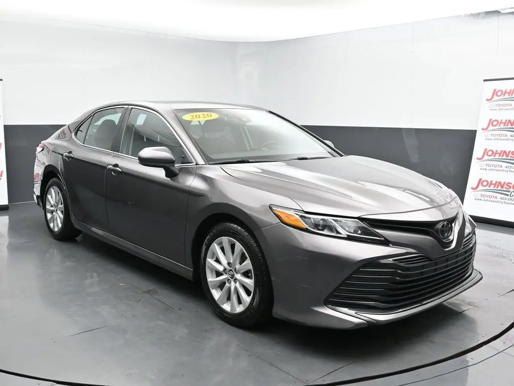 2020 Toyota Camry LE photo 2