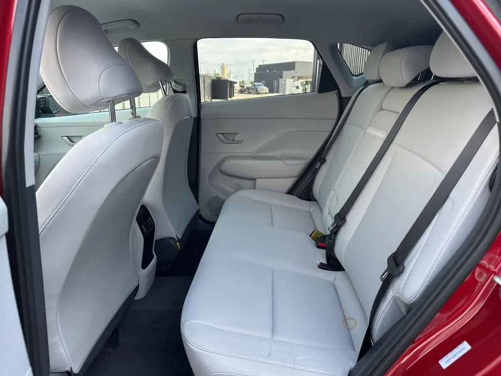 2026 Hyundai Kona SEL photo 18