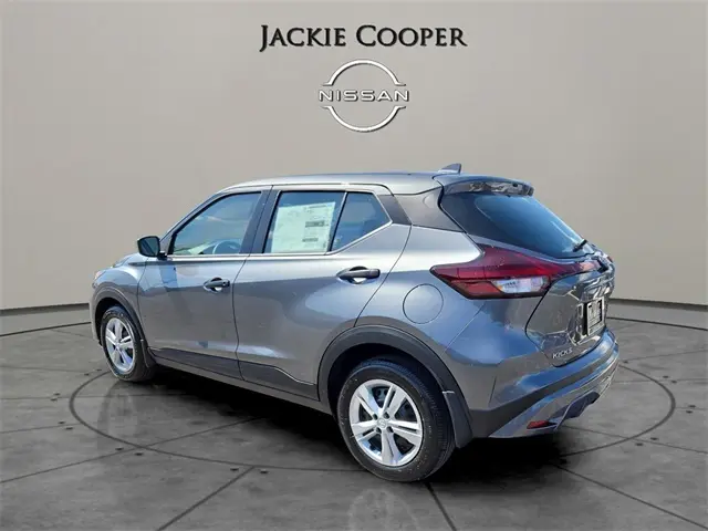 2025 Nissan Kicks Play S photo 2