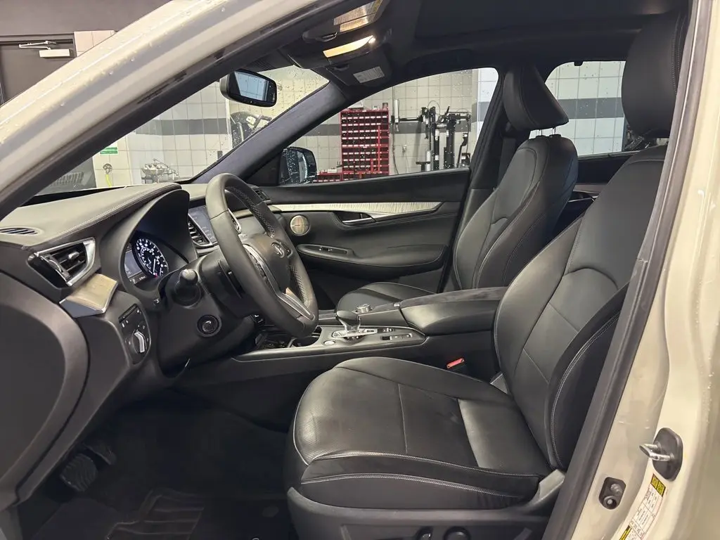 2019 Infiniti QX50 Essential AWD photo 20