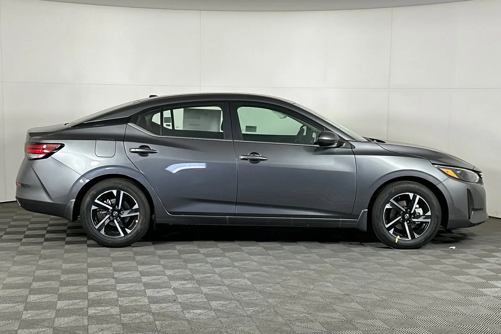 2025 Nissan Sentra SV photo 2