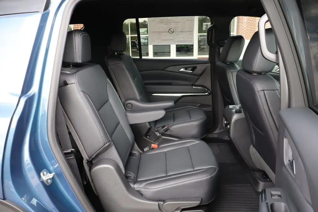 2026 Chevrolet Traverse 2LT photo 39