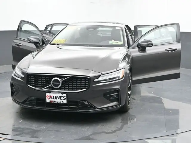 2024 Volvo S60 B5 Core photo 39
