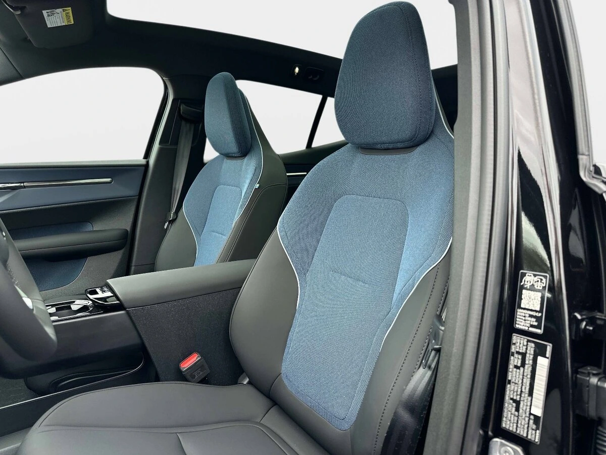 2026 Volvo - image 17